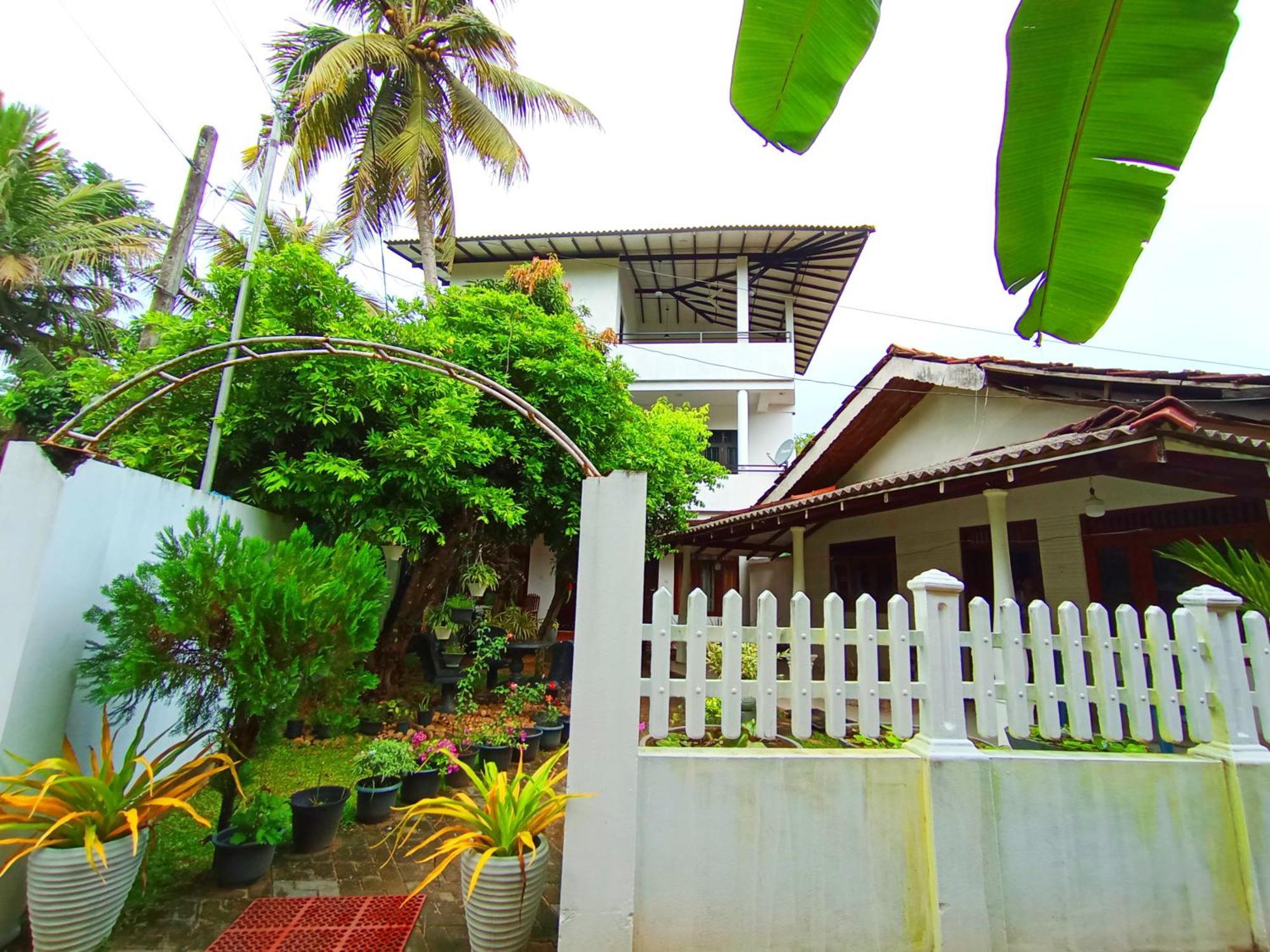 S & K Resort Mirissa Exterior photo